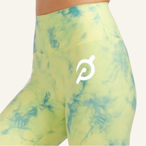 Like new! Peloton cadet capri leggings, size medium - Picture 2 of 5